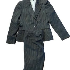 Anne Klein Work Suit (Pants and Blazer) 6P